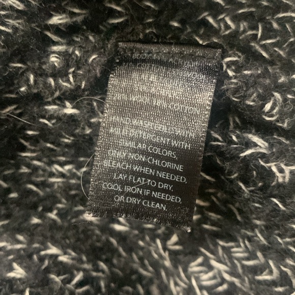 White House Black Market Knit Ruffled Cardigan Sweater Women's Size XS - Picture 8 of 8